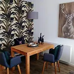 Maurers Schlierseetraum 6, 455 Mit 42 Qm Neu Renoviert, Erdgeschoss Mit Eingezaeunter Terrasse In Ruhiger Lage Am Kirchbichlweg 8