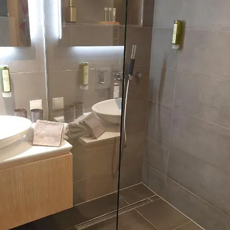 Διαμέρισμα Maurers Schlierseetraum 6, 455 Mit 42 Qm Neu Renoviert, Erdgeschoss Mit Eingezaeunter Terrasse In Ruhiger Lage Am Kirchbichlweg 8 Schliersee